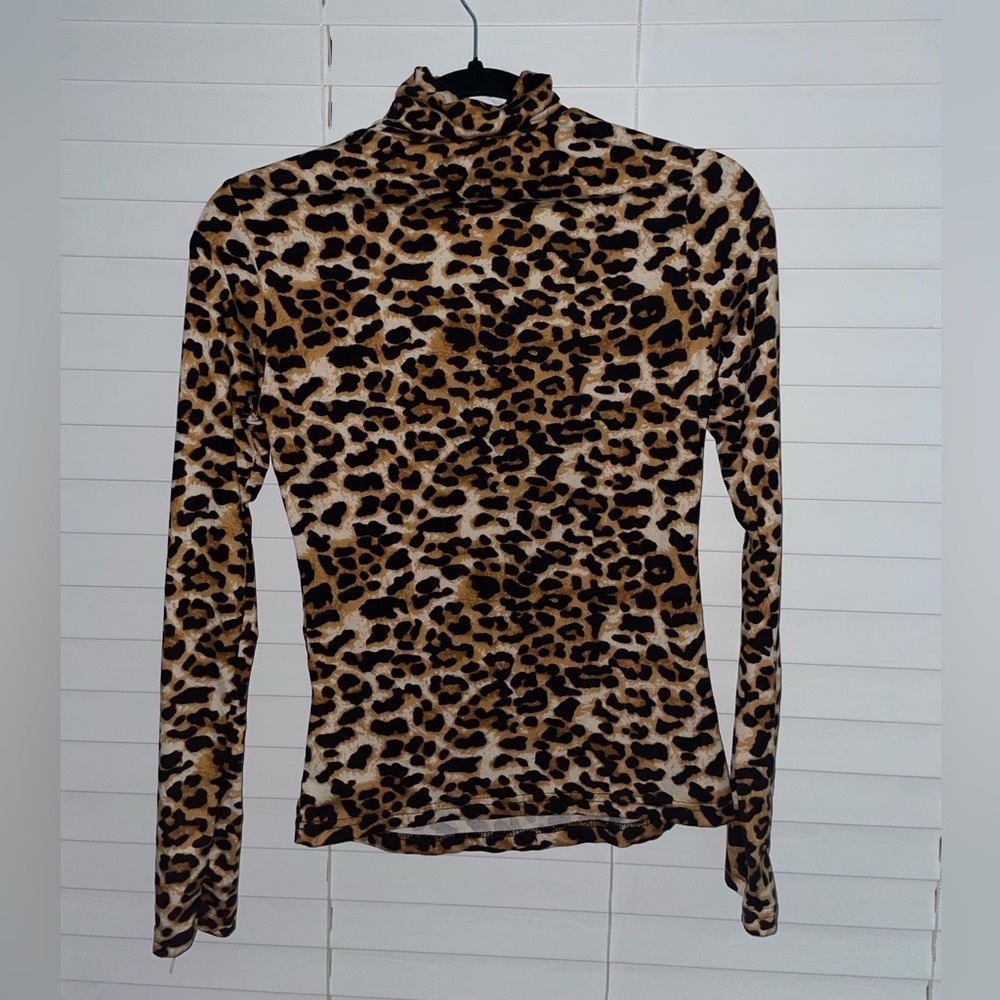 SHEIN Cheetah Print TurtleNeck Long Sleeve Top
